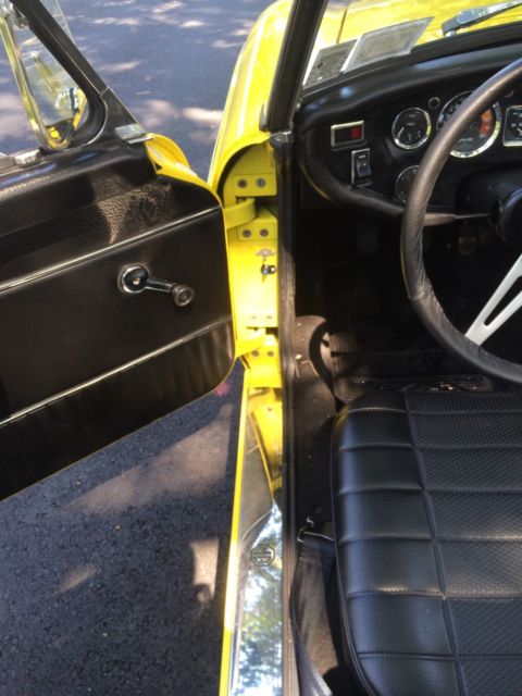 1973 Yellow MG MGB Convertible