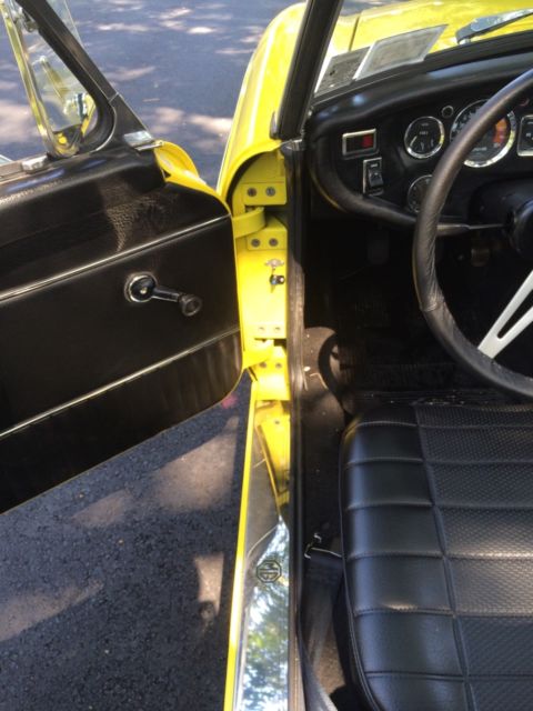 1973 Yellow MG MGB Convertible