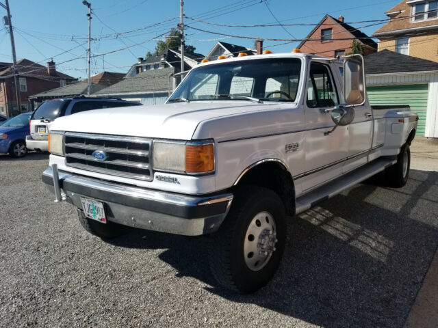 1989 White Ford F-350 Extended Crew Cab Pickup