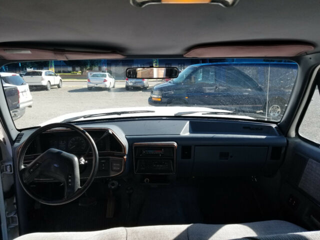 1989 White Ford F-350 Extended Crew Cab Pickup