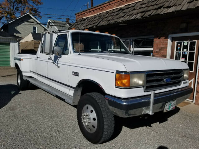1989 White Ford F-350 Extended Crew Cab Pickup