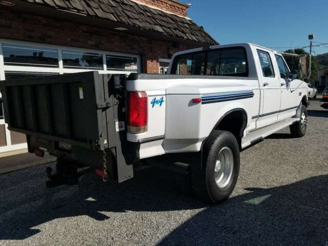 1989 White Ford F-350 Extended Crew Cab Pickup