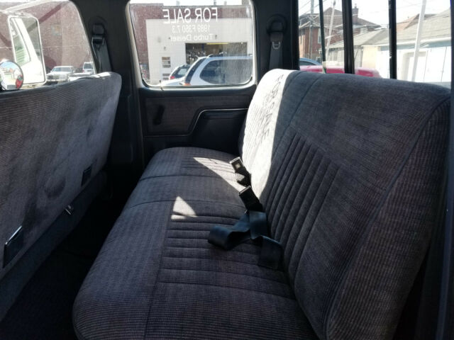 1989 White Ford F-350 Extended Crew Cab Pickup