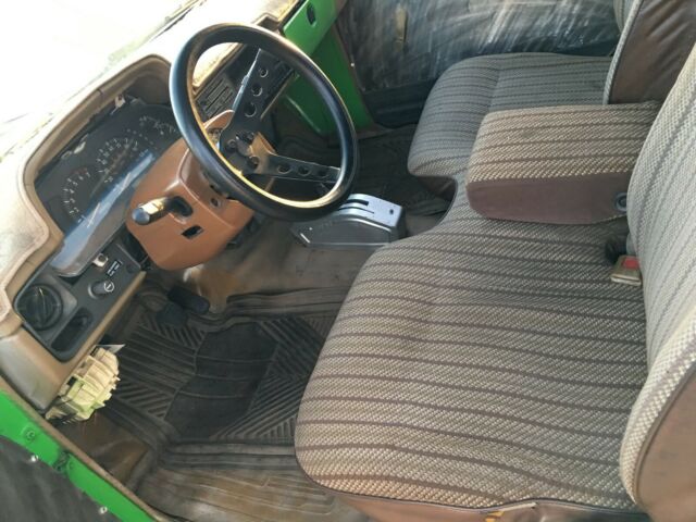 1979 GRABBER GREEN Toyota HILUX LONGBED PICKUP TRUCK 2 DOOR LONG BED PICKUP
