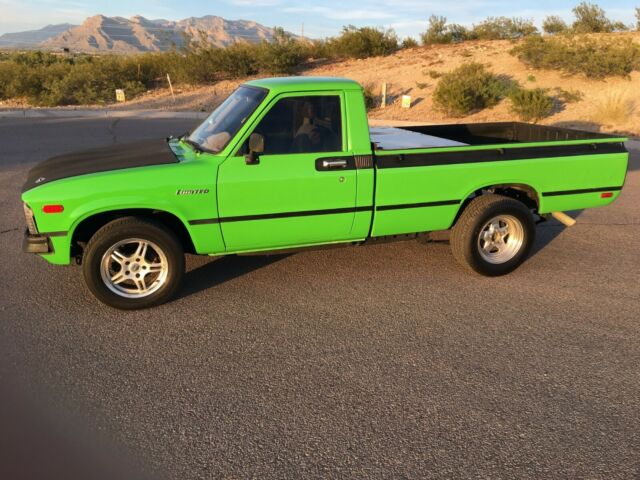 1979 GRABBER GREEN Toyota HILUX LONGBED PICKUP TRUCK 2 DOOR LONG BED PICKUP