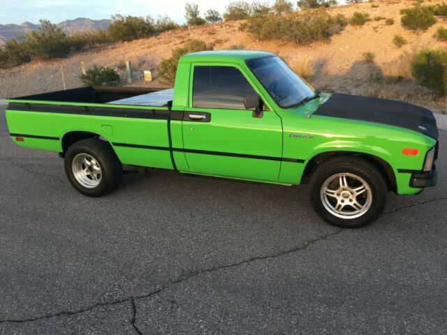 1979 GRABBER GREEN Toyota HILUX LONGBED PICKUP TRUCK 2 DOOR LONG BED PICKUP