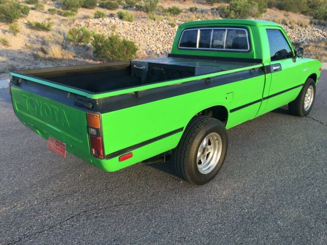 1979 GRABBER GREEN Toyota HILUX LONGBED PICKUP TRUCK 2 DOOR LONG BED PICKUP