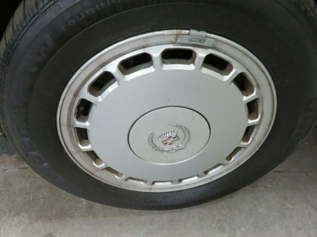 1990 White Cadillac Allante Convertible