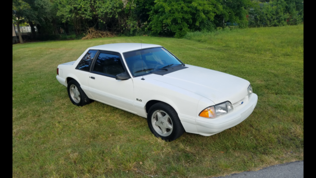 1991 White Ford Mustang Coupe