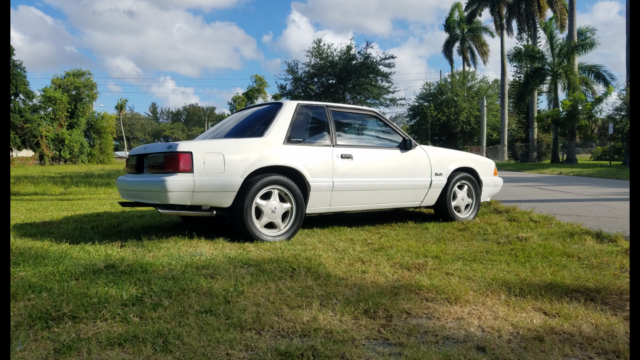 1991 White Ford Mustang Coupe