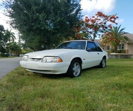 1991 White Ford Mustang Coupe