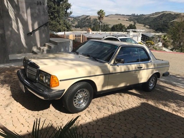 1982 Mercedes-Benz 300-Series