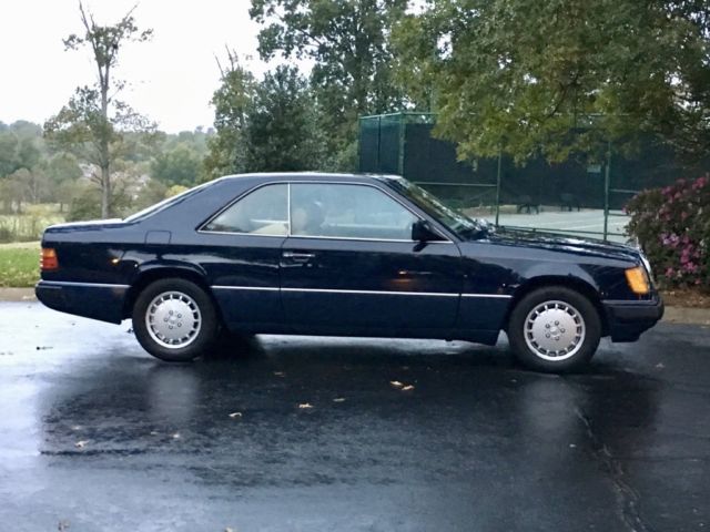 1991 Dark Blue Mercedes-Benz 300-Series Coupe