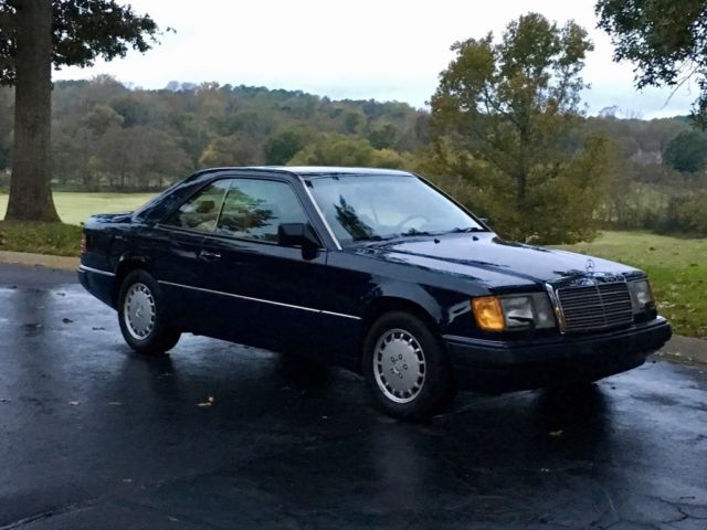 1991 Dark Blue Mercedes-Benz 300-Series Coupe