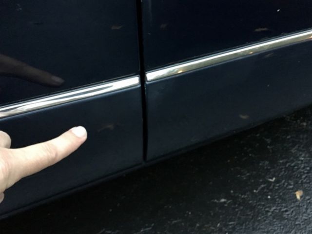 1991 Dark Blue Mercedes-Benz 300-Series Coupe