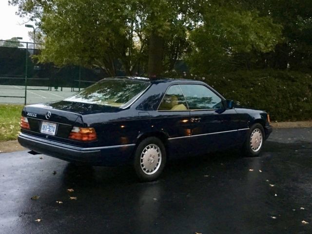 1991 Dark Blue Mercedes-Benz 300-Series Coupe
