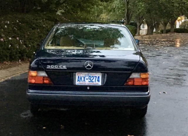 1991 Dark Blue Mercedes-Benz 300-Series Coupe