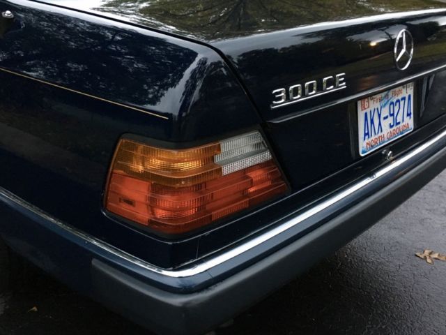 1991 Dark Blue Mercedes-Benz 300-Series Coupe