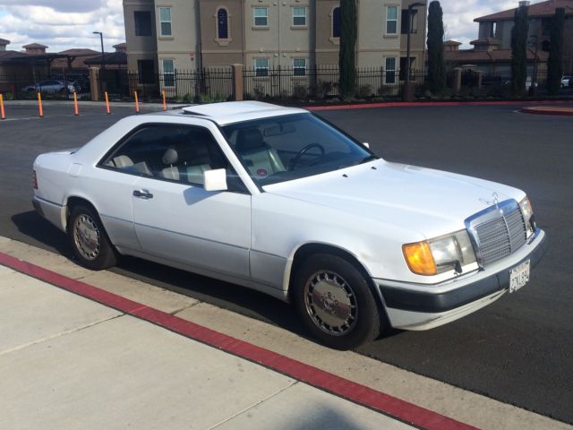 1992 White Mercedes-Benz E-Class Coupe