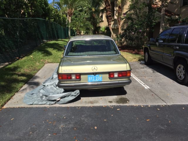 1983 Mercedes-Benz 300-Series