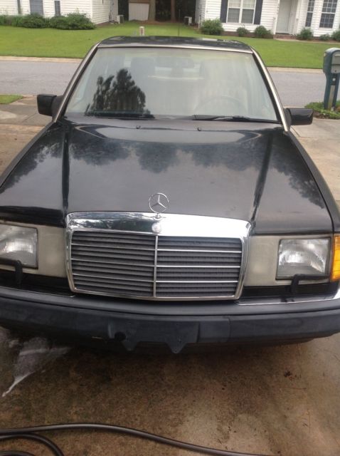 1993 Black Mercedes-Benz 300-Series Sedan
