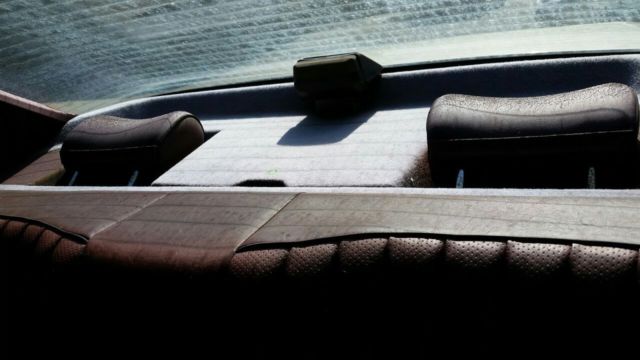 1989 Gold Mercedes-Benz 300-Series Sedan