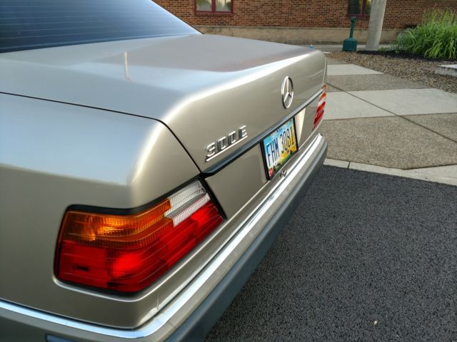 1991 Tan Mercedes-Benz E-Class Sedan