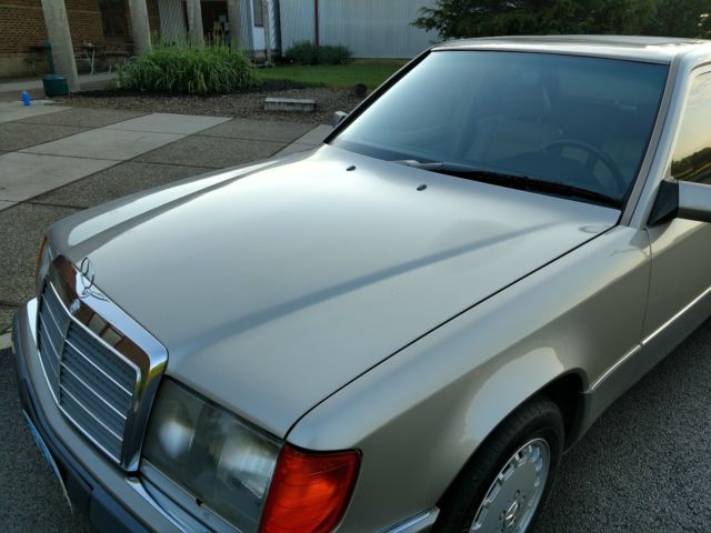 1991 Tan Mercedes-Benz E-Class Sedan