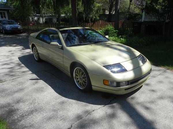 1990 Gold Nissan 300ZX Coupe