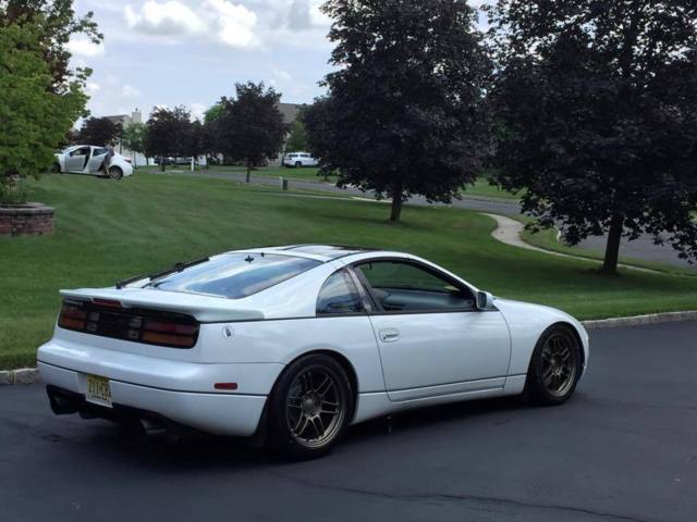 1992 White Nissan 300ZX Coupe