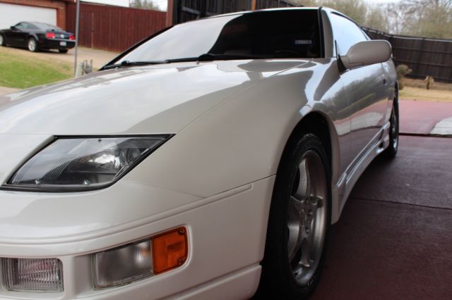 1990 White Nissan 300ZX Coupe