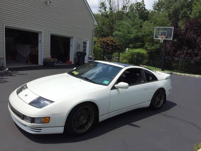 1992 White Nissan 300ZX Coupe