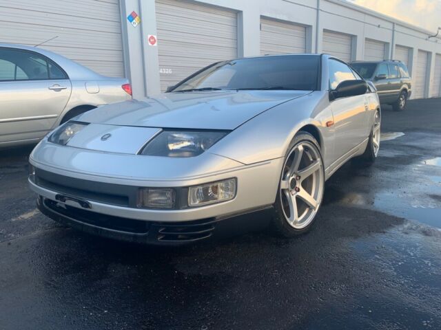 1990 Silver Nissan 300ZX Coupe