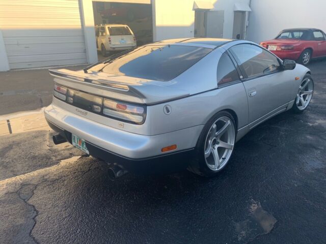 1990 Silver Nissan 300ZX Coupe