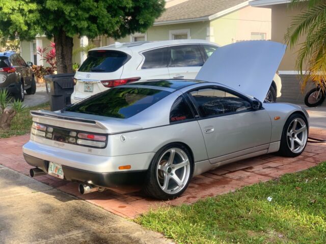 1990 Silver Nissan 300ZX Coupe
