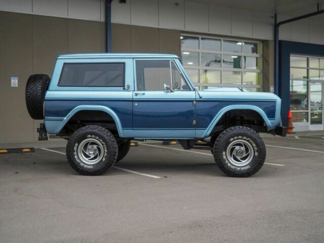 1971 Blue Ford Bronco --