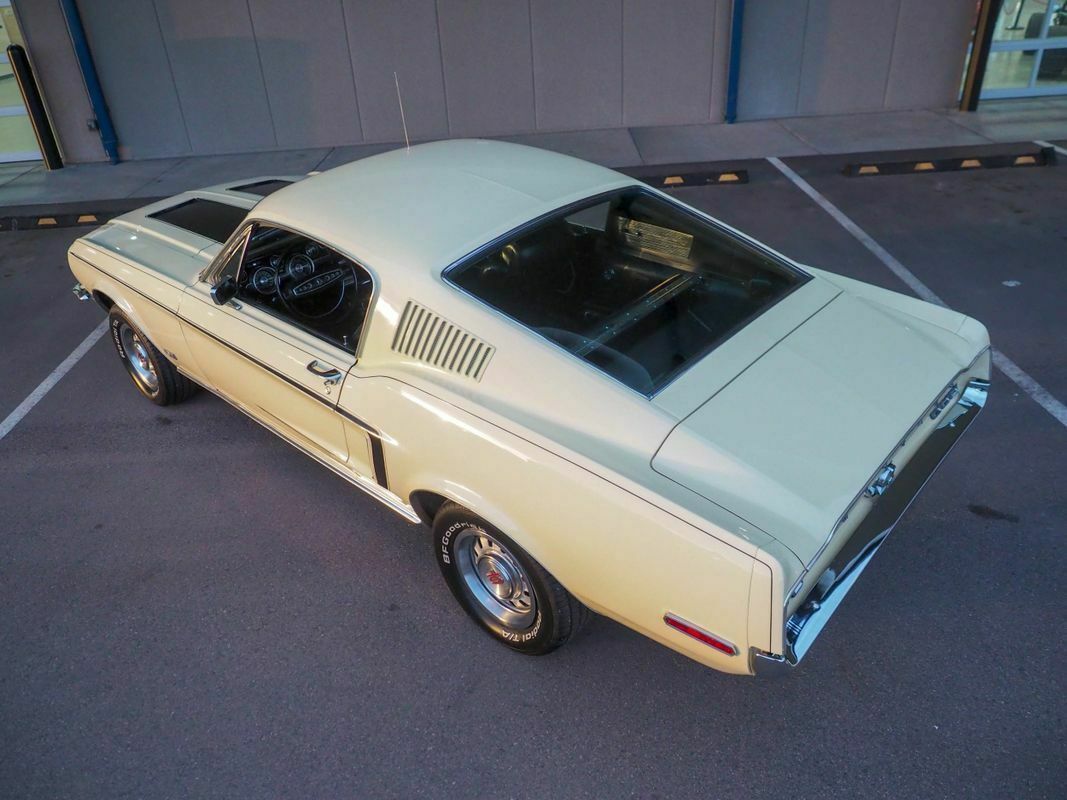 1968 Yellow Ford Mustang --