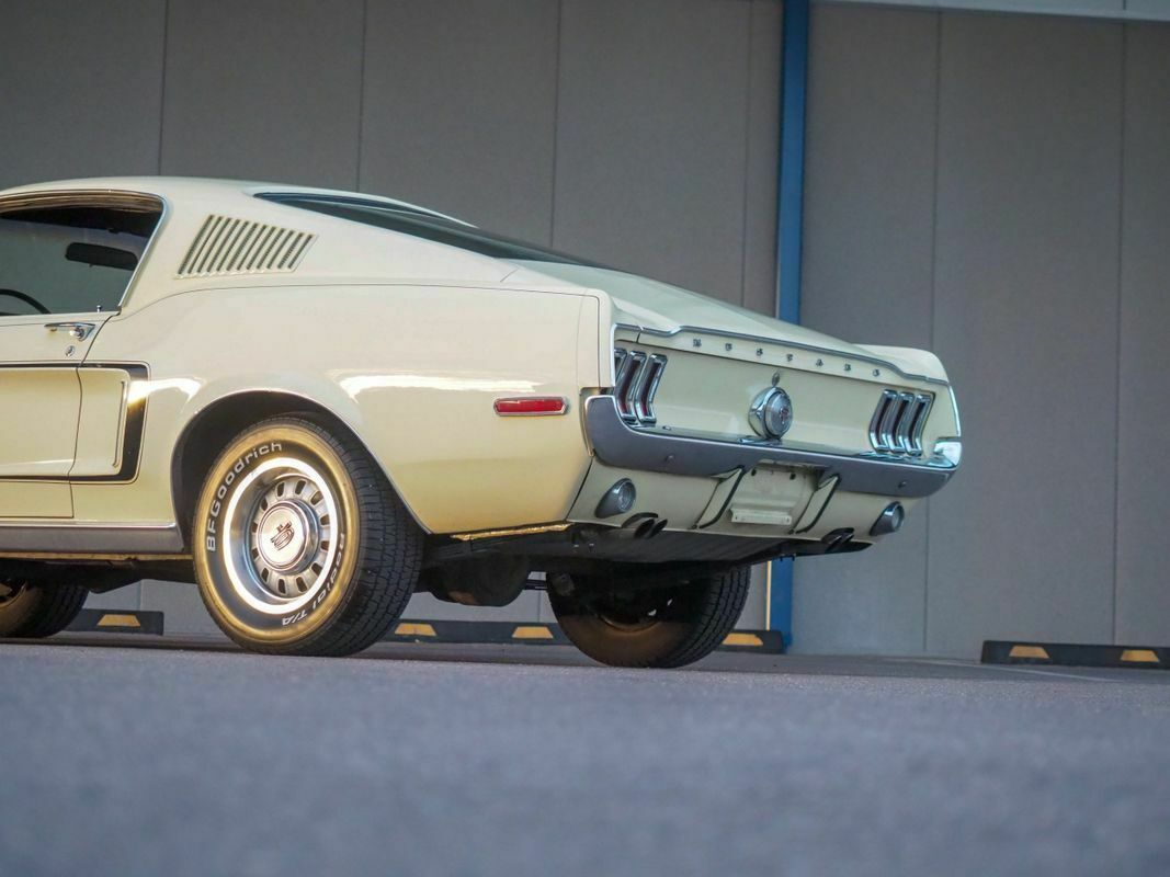 1968 Yellow Ford Mustang --