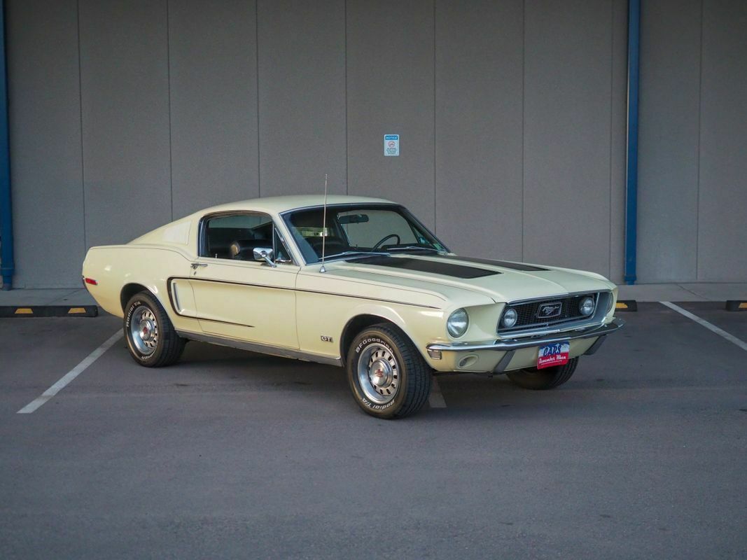 1968 Yellow Ford Mustang --