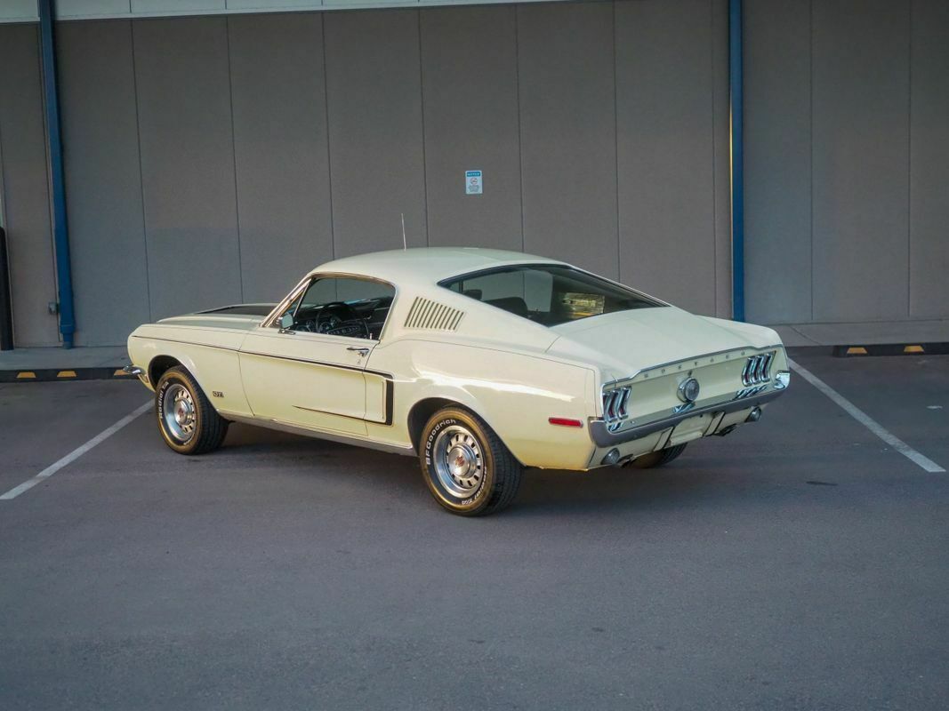 1968 Yellow Ford Mustang --
