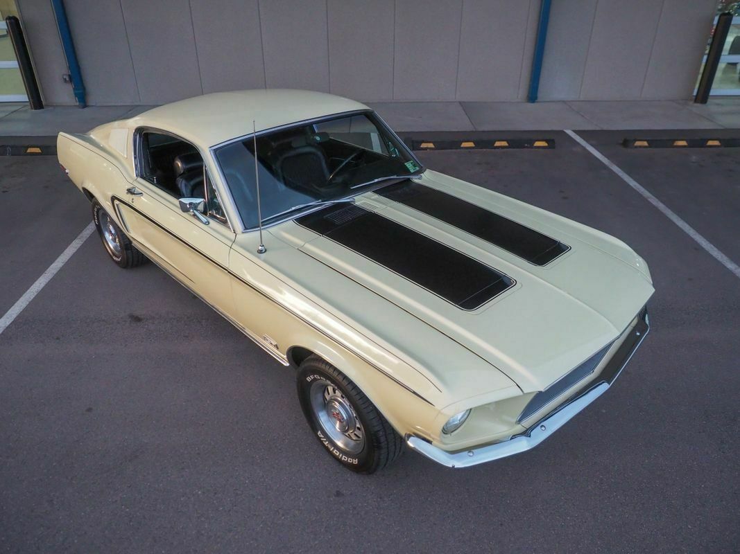 1968 Yellow Ford Mustang --