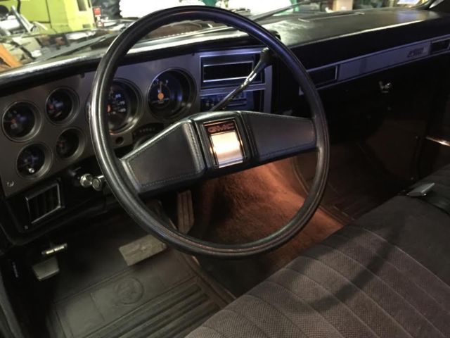 1986 Black GMC Sierra 1500 Standard Cab Pickup