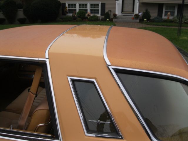 1979 Yellow Ford Thunderbird Coupe