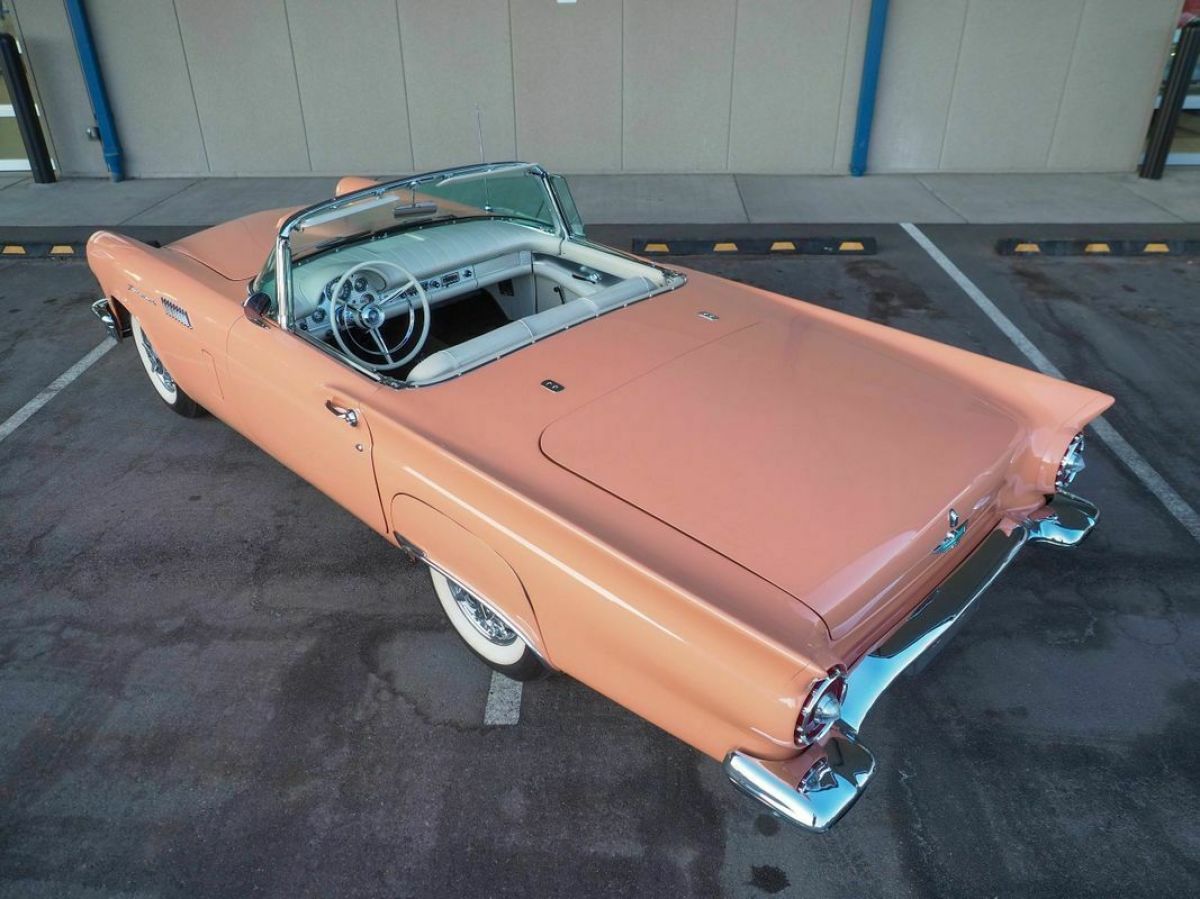 1957 -- Ford Thunderbird --