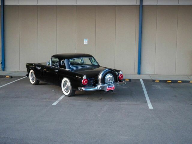 1956 -- Ford Thunderbird --