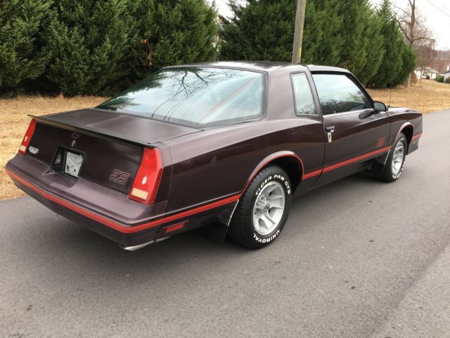 1987 Burgundy Chevrolet Monte Carlo Coupe