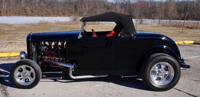 1932 Black Ford roadster Convertible