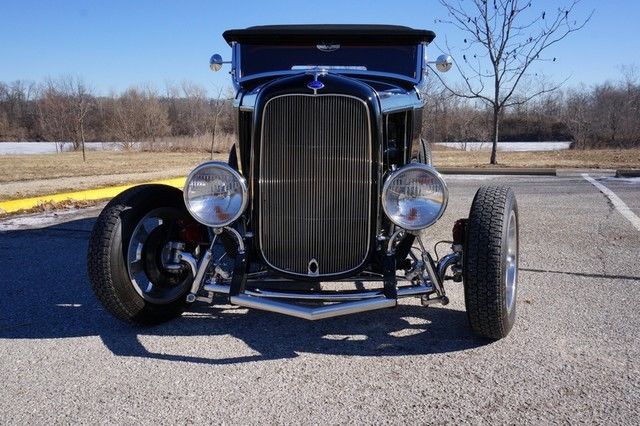 1932 Black Ford roadster Convertible