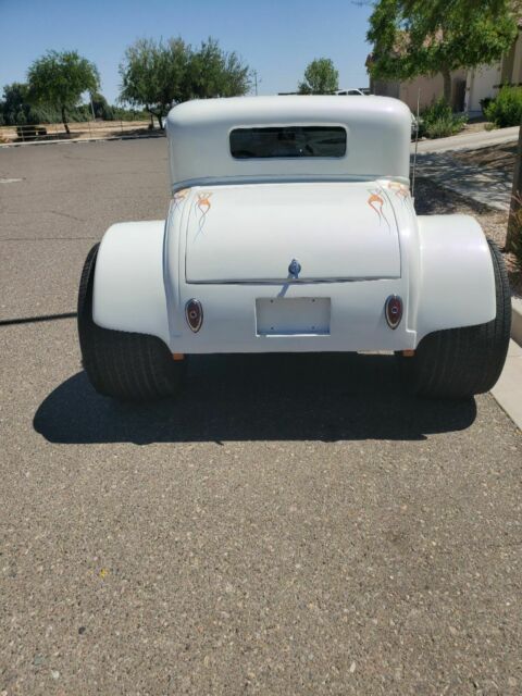 1932 White Ford 32 coupe Coupe
