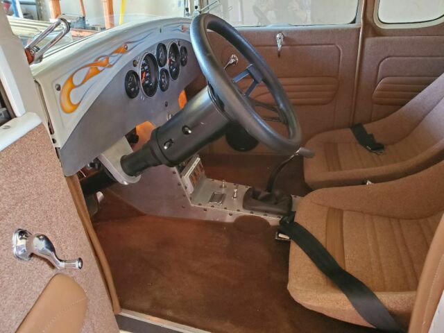 1932 White Ford 32 coupe Coupe